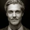 Espen Klouman Høiner as Erik