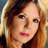 Julie Dolan as Taylor's Mom