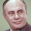 Martin Balsam as Everett Redman