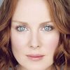 Veronica Lauren as Alice