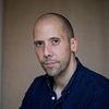 Simon Nader as Wayne Andrews
