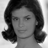 Edda Ferronao as Cameriera di Santenocito