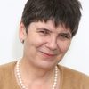 Claire Fox as Reporter