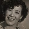 Amelia Wilhelmy as Automovilista viejita