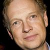 Michael Moritzen as Skoleinspektør