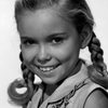 Mimi Gibson as Sandy MacKenzie