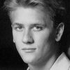Gresby Nash as Waiter