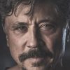Carlos Bardem as Moisés Guevara