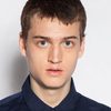 Sebastián Aguirre as Lucio (17 años)