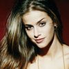 Guenia Lemos as Female Neighbor