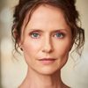 Jean Louisa Kelly as Lisa