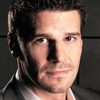 David Boreanaz as Detective Les Scanlon