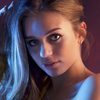 Beatrice Valente as Olly