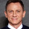 Daniel Craig as Jake Lonergan
