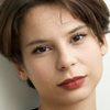 Amina Ben Ismaïl as FLO