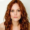 Samantha Colburn as Leslie
