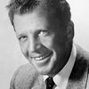 Dan Dailey as Sergeant Quirt