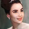 Amalia Fuentes as Leonore Escudero