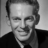Marc Cramer as Oliver Davis