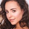 Skye Coyne as Amanda