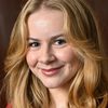 Matilda Gross as Nelly Rapp