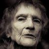 Renée Le Calm as La grand-mère