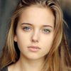 Hannah Rae as Lara Bauer