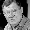Robert Hughes as Himself