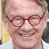 Henning Jensen as Peters Far