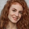 Valentina Carrino as Beatrice