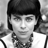 Juliette Mayniel as Florence