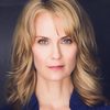 Leigh Zimmerman as Lois