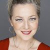 Pilar Castro as Claudia (Madre de Beatriz)