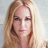 Rebecca Staab as Lois Carmichael