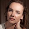 Delphine Zentout as Young admirer