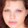 Chloë Levine as Rose