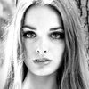Adrienne La Russa as Helen