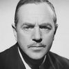 Stanley Ridges as Major Buxton