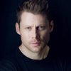 Andrew McIntosh as Derek