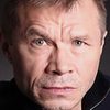 Aleksandr Bashirov as Skinny Alcoholic