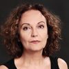 Isabel Rocatti as Àvia
