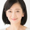 Yumi Asô as Misa, Kobayashi's wife