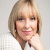 Laurie Vanhoutte as Une collègue de Lucie