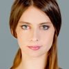 Tuba Ünsal as Selen