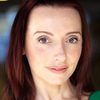 Sara Southey as Avery Graham
