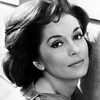 Barbara Shelley as Leonora Johnson / Leonora Brandt
