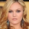 Julia Stiles as Carolina Mirabeau