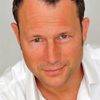 Hanno Friedrich as PD Dr. Tobias Silverman