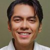 Carlo Aquino as Eric