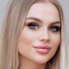 Marina Strakhova as Russian Girl